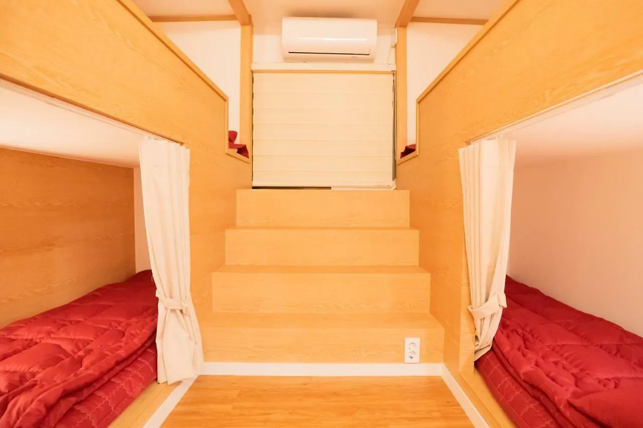 Guest house Huayuanhouse Hq In Hongdae Hotel Seoul